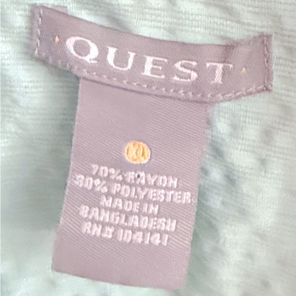 Quest Green Collar Button Down Top Size XL - Picture 3 of 3